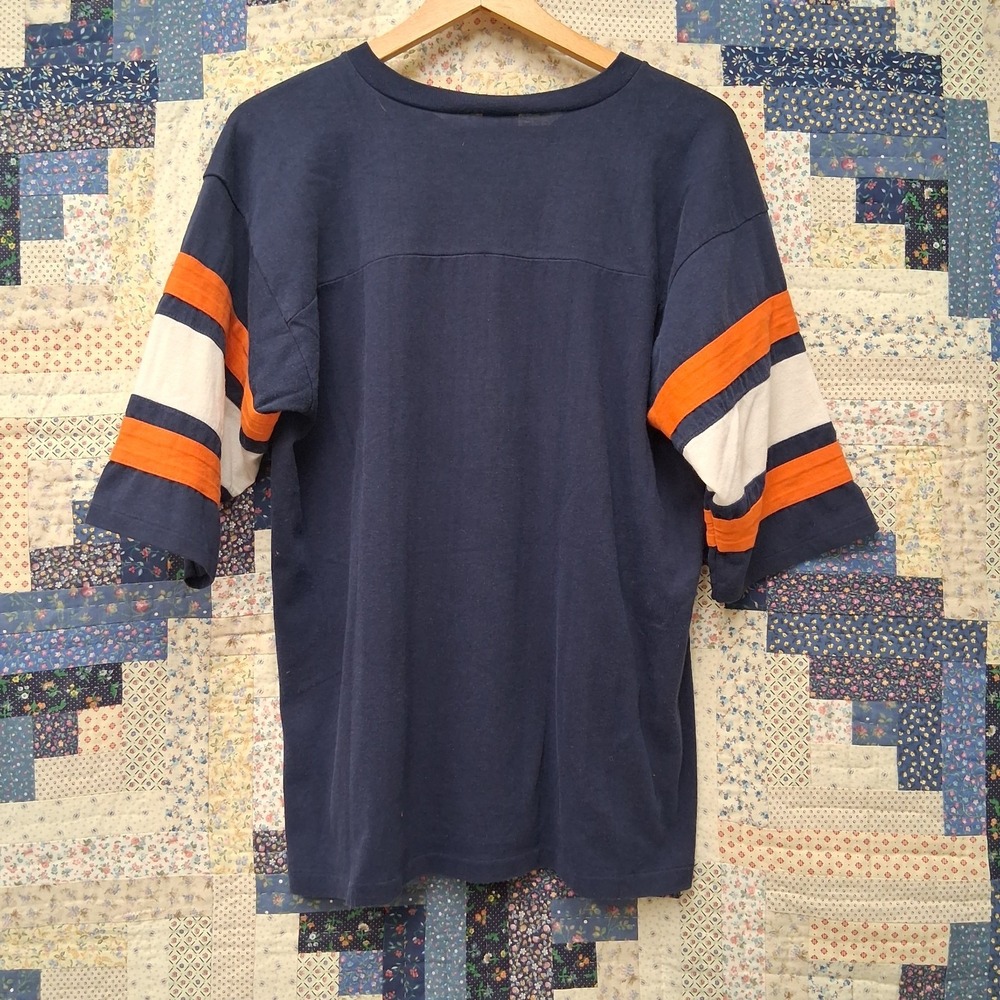Vintage Chicago Bears Logo 7 Graphic T shirt Size Large Blue Stripe Sleeves - Picture 3 of 9